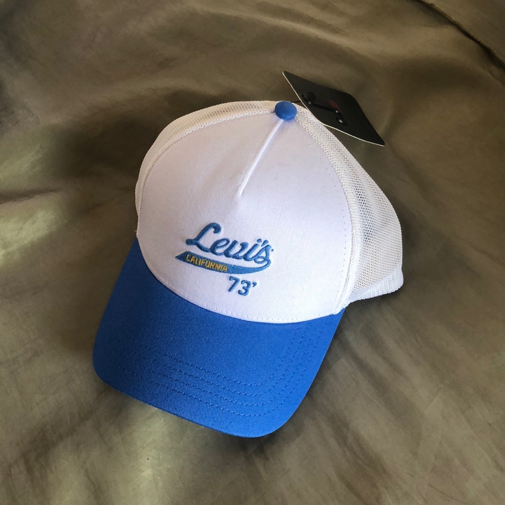 Levi’s ball cap NWT